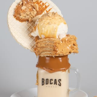 DULCE DE LECHE MILKSHAKE